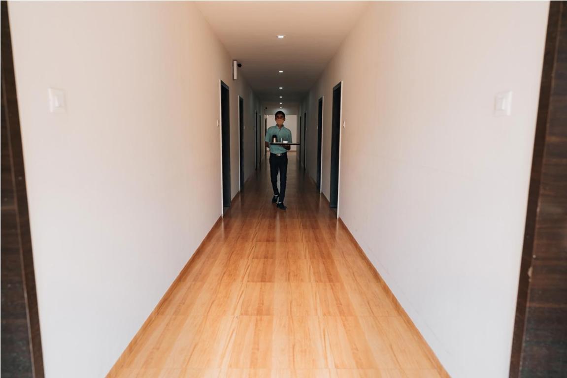 Hotel Krushna Inn トリンバック エクステリア 写真