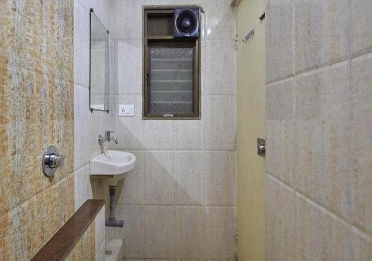Hotel Krushna Inn トリンバック エクステリア 写真